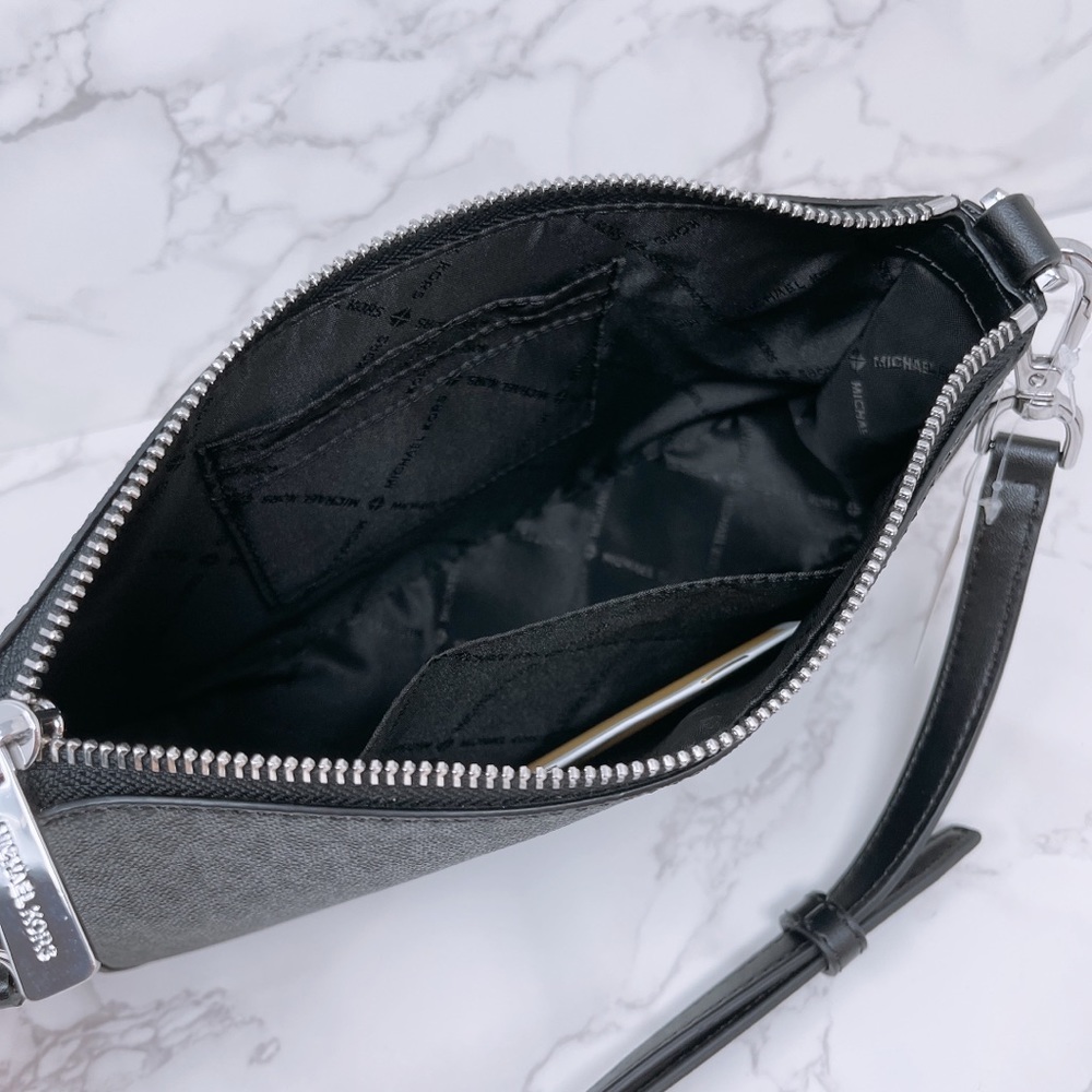 Michael Kors zip crossbody - Picture 6 of 7